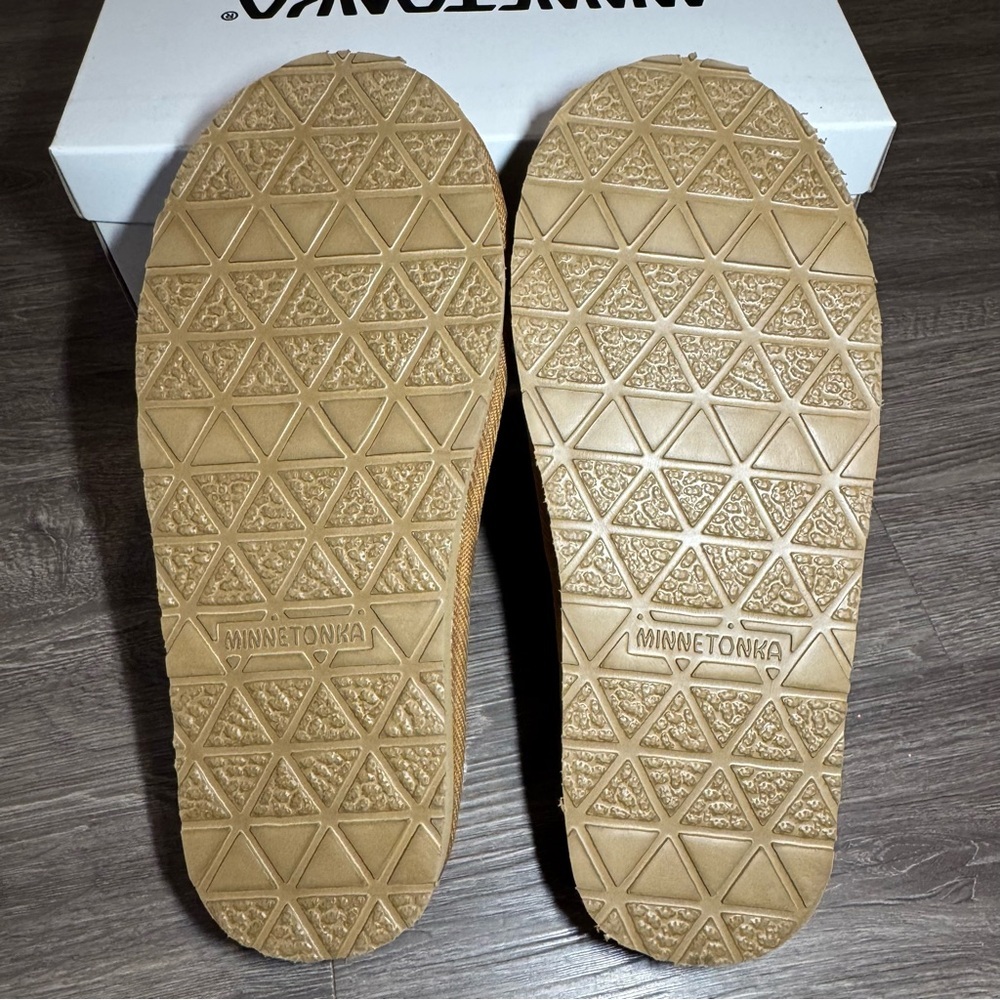 MINNETONKA Tan Stefanie Scuff Suede Slipper Cozy Winter Spa Lounge Women’s sz.9 - Picture 5 of 8